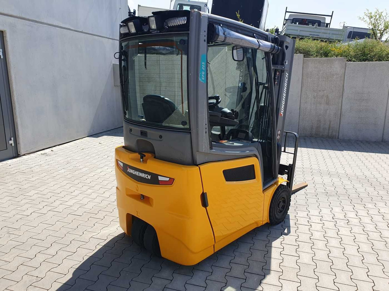 Jungheinrich EFG 215 / Triplex: 4.25m! / nur 3.439h! / 2022 - Elektrický vysokozdvižný vozík: obrázek 4 Jungheinrich EFG 215 / Triplex: 4.25m! / nur 3.439h! / 2022 - Elektrický vysokozdvižný vozík: obrázek 4