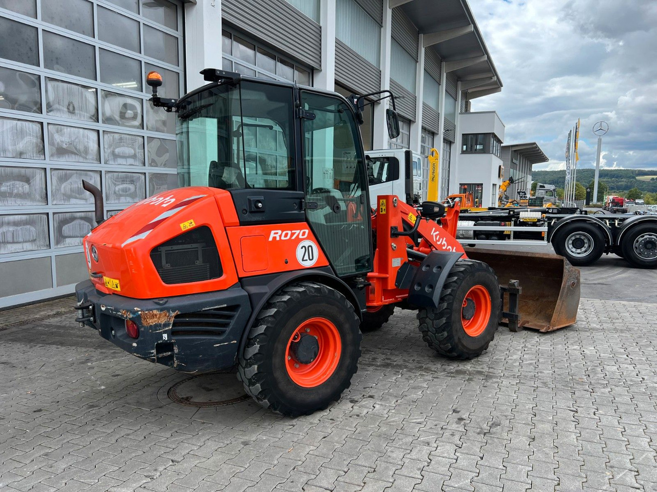 Kubota R070 / Gabel & Schaufel / nur 1.869h! - Kolový nakladač: obrázek 3 Kubota R070 / Gabel & Schaufel / nur 1.869h! - Kolový nakladač: obrázek 3