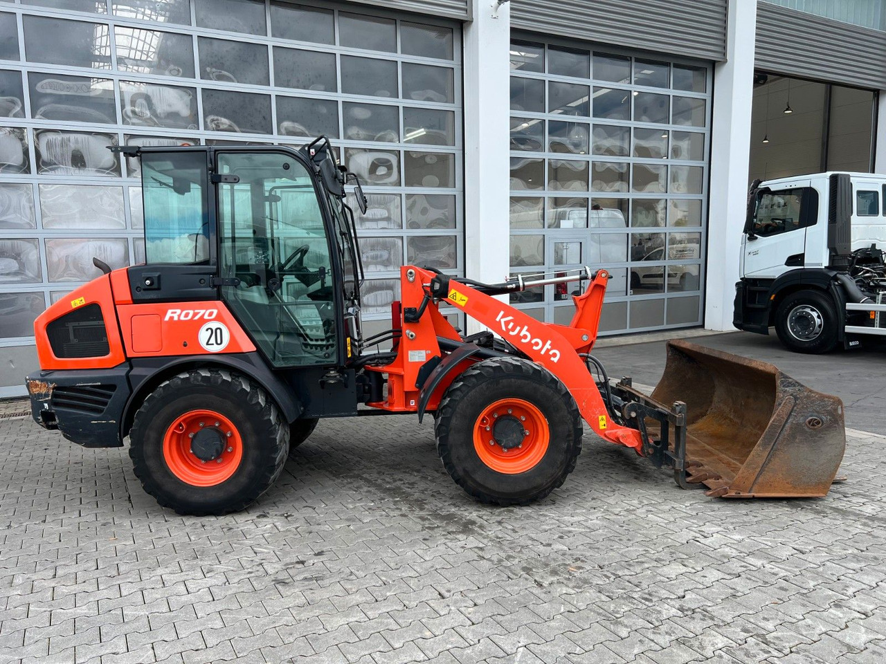 Kubota R070 / Gabel & Schaufel / nur 1.869h! - Kolový nakladač: obrázek 2 Kubota R070 / Gabel & Schaufel / nur 1.869h! - Kolový nakladač: obrázek 2