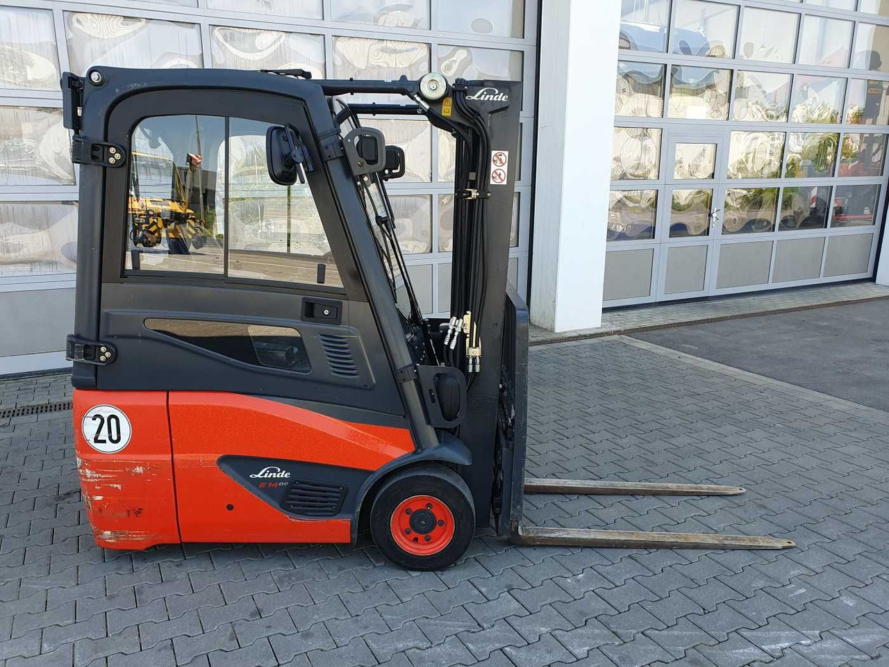Linde E14 - 01 / Triplex: 4.10m! / SS / nur 2.899h! - Elektrický vysokozdvižný vozík: obrázek 2 Linde E14 - 01 / Triplex: 4.10m! / SS / nur 2.899h! - Elektrický vysokozdvižný vozík: obrázek 2