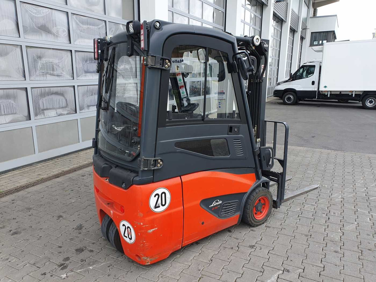 Linde E14 - 02 / Triplex: 4.00m! / SS / nur 1.777h! - Elektrický vysokozdvižný vozík: obrázek 3 Linde E14 - 02 / Triplex: 4.00m! / SS / nur 1.777h! - Elektrický vysokozdvižný vozík: obrázek 3