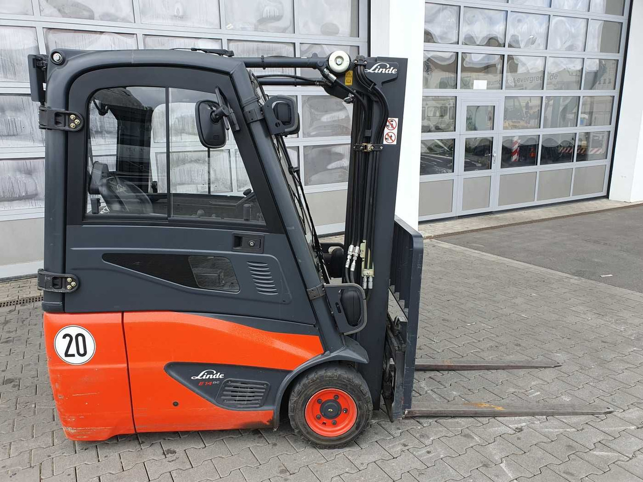 Linde E14 - 02 / Triplex: 4.00m! / SS / nur 2.119h! - Elektrický vysokozdvižný vozík: obrázek 3 Linde E14 - 02 / Triplex: 4.00m! / SS / nur 2.119h! - Elektrický vysokozdvižný vozík: obrázek 3