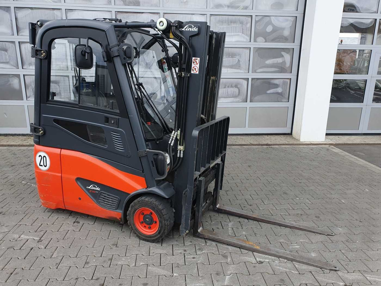 Linde E14 - 02 / Triplex: 4.00m! / SS / nur 2.119h! - Elektrický vysokozdvižný vozík: obrázek 2 Linde E14 - 02 / Triplex: 4.00m! / SS / nur 2.119h! - Elektrický vysokozdvižný vozík: obrázek 2