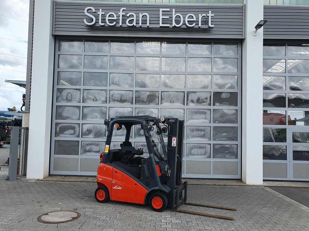 Linde H16 T-01 / 4,6m / nur: 3.260h / Gas / SS - Vysokozdvižný vozík: obrázek 1 Linde H16 T-01 / 4,6m / nur: 3.260h / Gas / SS - Vysokozdvižný vozík: obrázek 1