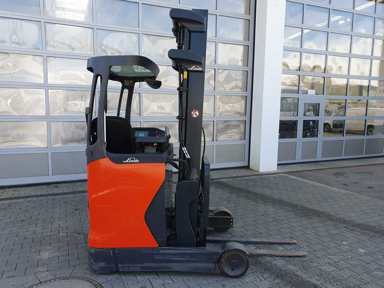 Linde R12B-01 / nur 2.394h! / Hubhöhe: 6m / 2015 - Retrak: obrázek 3 Linde R12B-01 / nur 2.394h! / Hubhöhe: 6m / 2015 - Retrak: obrázek 3