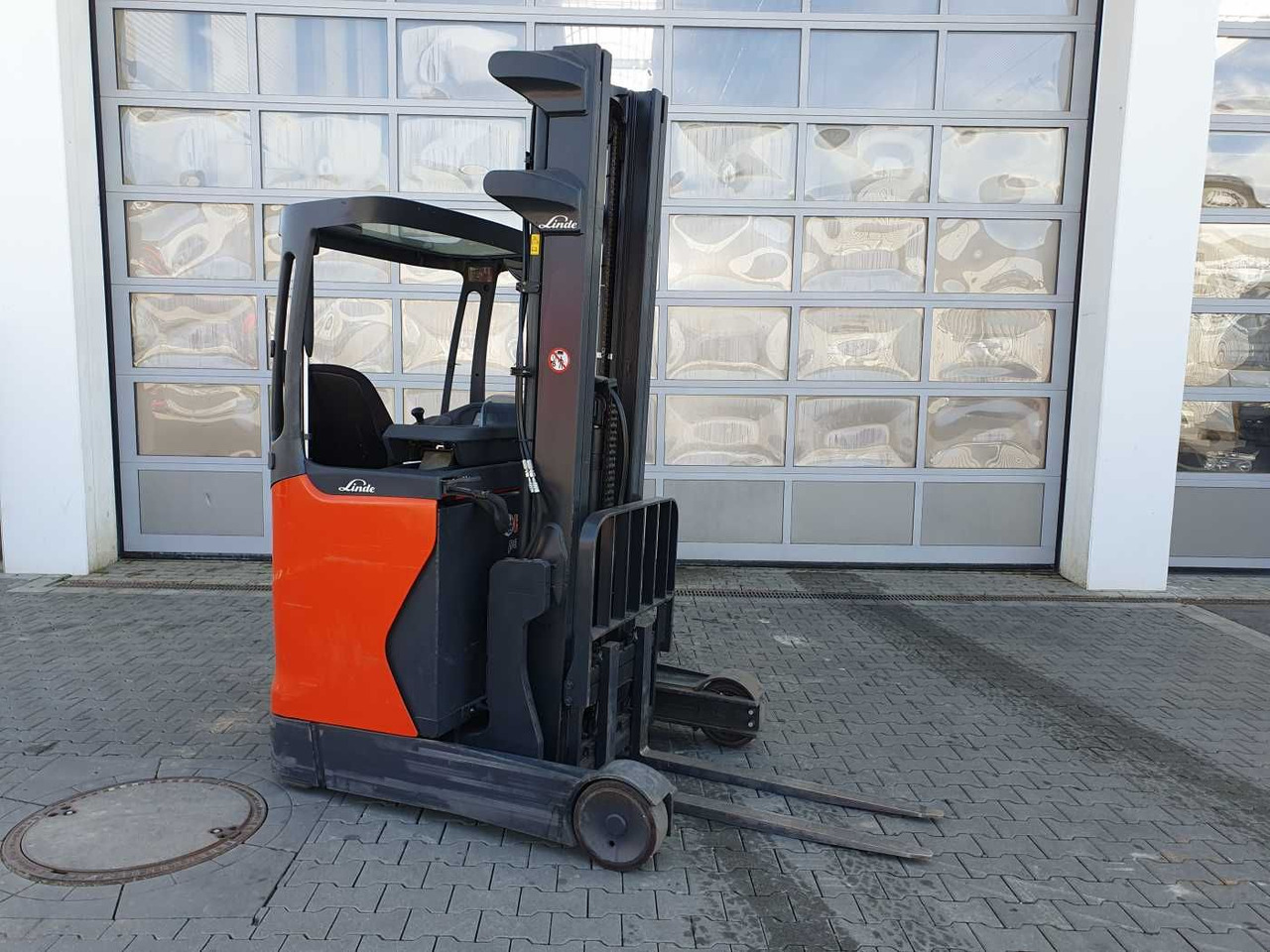 Linde R12B-01 / nur 2.394h! / Hubhöhe: 6m / 2015 - Retrak: obrázek 2 Linde R12B-01 / nur 2.394h! / Hubhöhe: 6m / 2015 - Retrak: obrázek 2