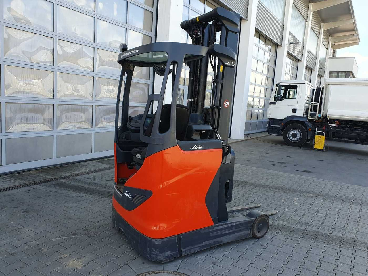 Linde R12B-01 / nur 2.394h! / Hubhöhe: 6m / 2015 - Retrak: obrázek 4 Linde R12B-01 / nur 2.394h! / Hubhöhe: 6m / 2015 - Retrak: obrázek 4