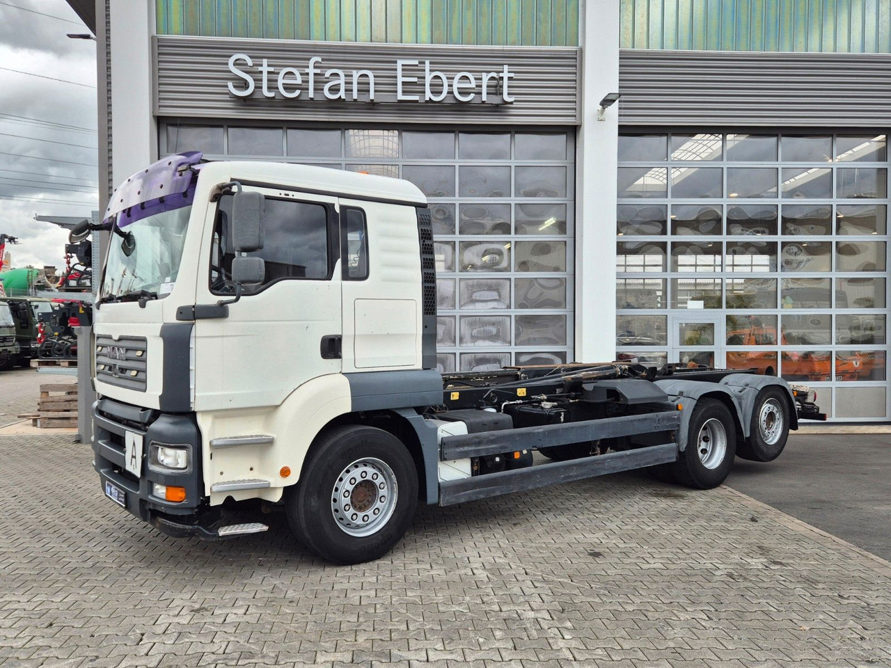 MAN TGA 26.440 6x2-2 BL Meiller RK 20.70 Bett - Hákový nosič kontejnerů: obrázek 4 MAN TGA 26.440 6x2-2 BL Meiller RK 20.70 Bett - Hákový nosič kontejnerů: obrázek 4