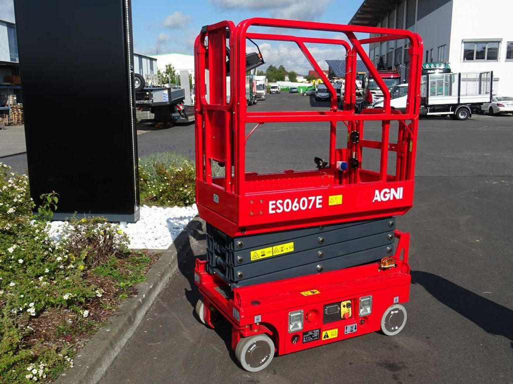 Magni ES0607E Scherenbühne // 5.6m Arbeitshöhe Magni ES0607E Scherenbühne // 5.6m Arbeitshöhe - Nůžková plošina: obrázek 1 Magni ES0607E Scherenbühne // 5.6m Arbeitshöhe Magni ES0607E Scherenbühne // 5.6m Arbeitshöhe - Nůžková plošina: obrázek 1