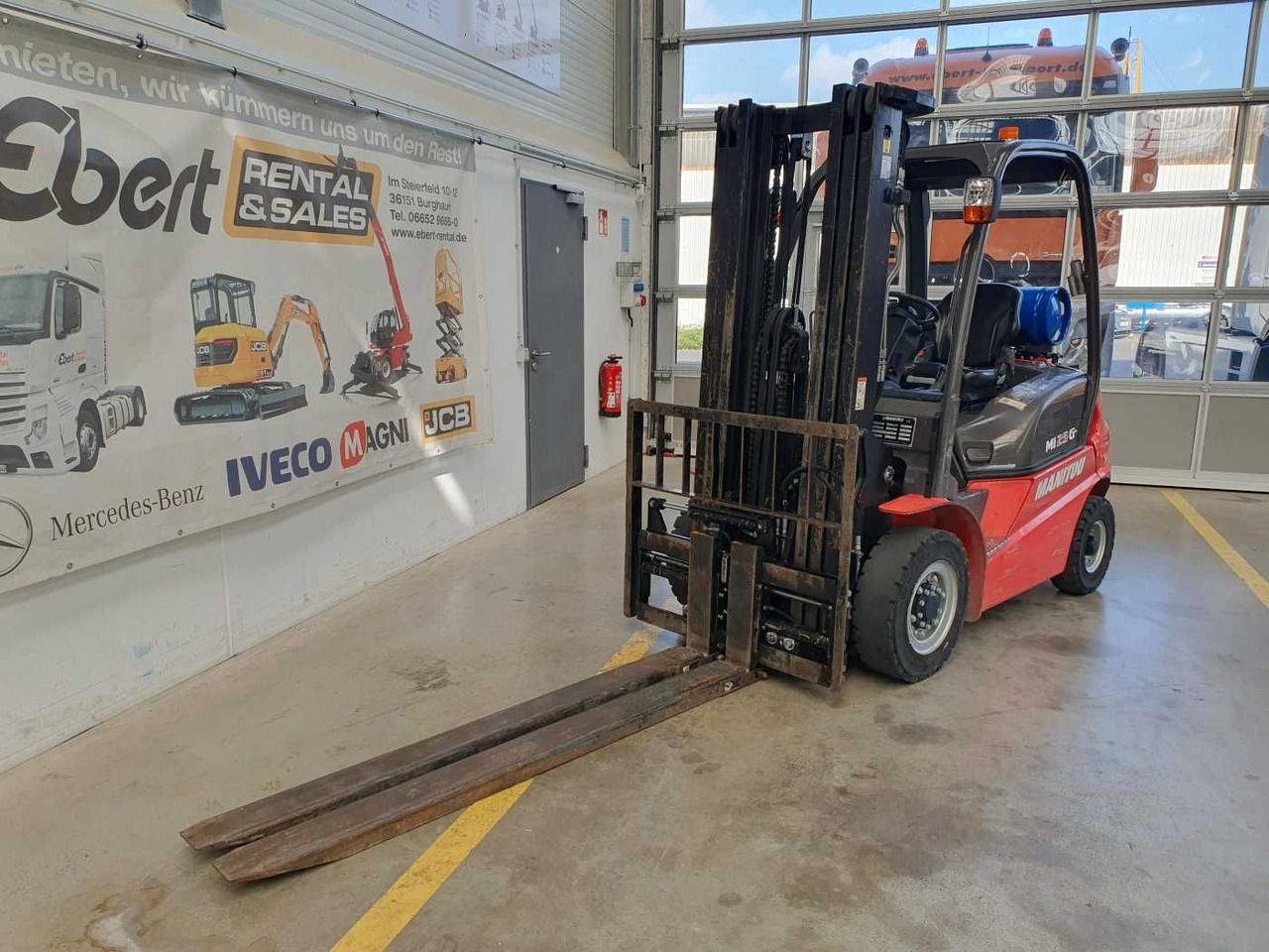 Manitou MI 25 G / Triplex: 4.70m / nur 1.976h! / SS - Vysokozdvižný vozík: obrázek 4 Manitou MI 25 G / Triplex: 4.70m / nur 1.976h! / SS - Vysokozdvižný vozík: obrázek 4