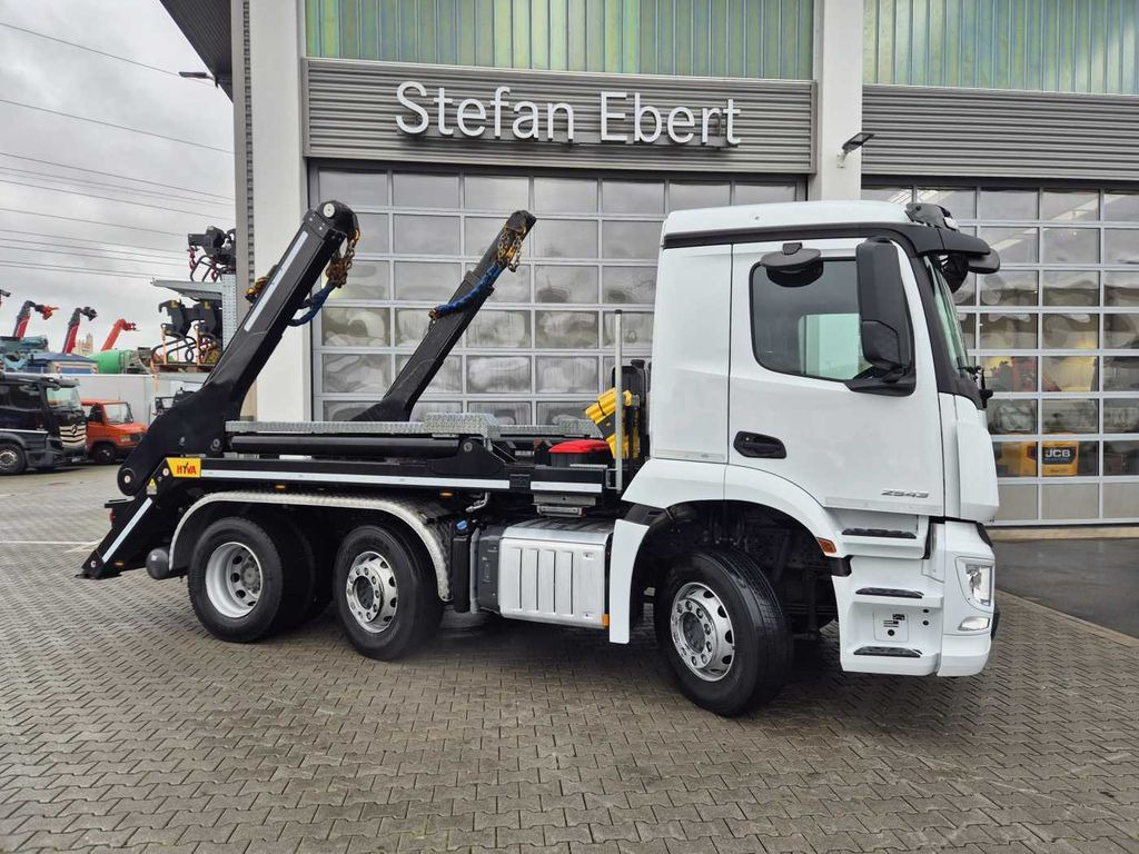 Mercedes-Benz Arocs 2543 L 6x2/4 Hiab TS 2018 TAZ Funk Mercedes-Benz Arocs 2543 L 6x2/4 Hiab TS 2018 TAZ Funk - Ramenový nosič kontajnerov: obrázek 4 Mercedes-Benz Arocs 2543 L 6x2/4 Hiab TS 2018 TAZ Funk Mercedes-Benz Arocs 2543 L 6x2/4 Hiab TS 2018 TAZ Funk - Ramenový nosič kontajnerov: obrázek 4