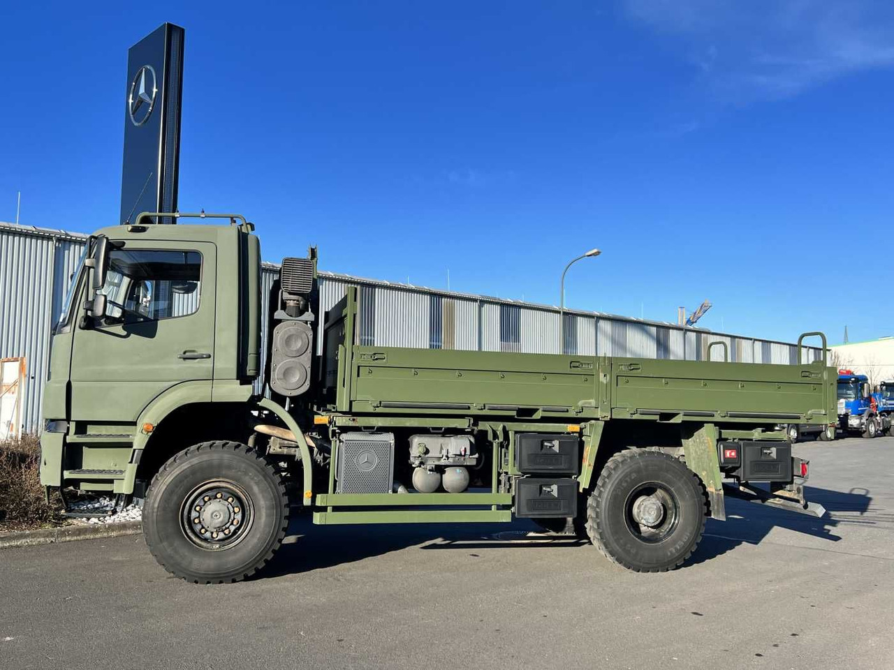 Mercedes-Benz Axor 1829 A 4x4 Pritsche - Nákladní automobil valníkový/ Plošinový: obrázek 4 Mercedes-Benz Axor 1829 A 4x4 Pritsche - Nákladní automobil valníkový/ Plošinový: obrázek 4