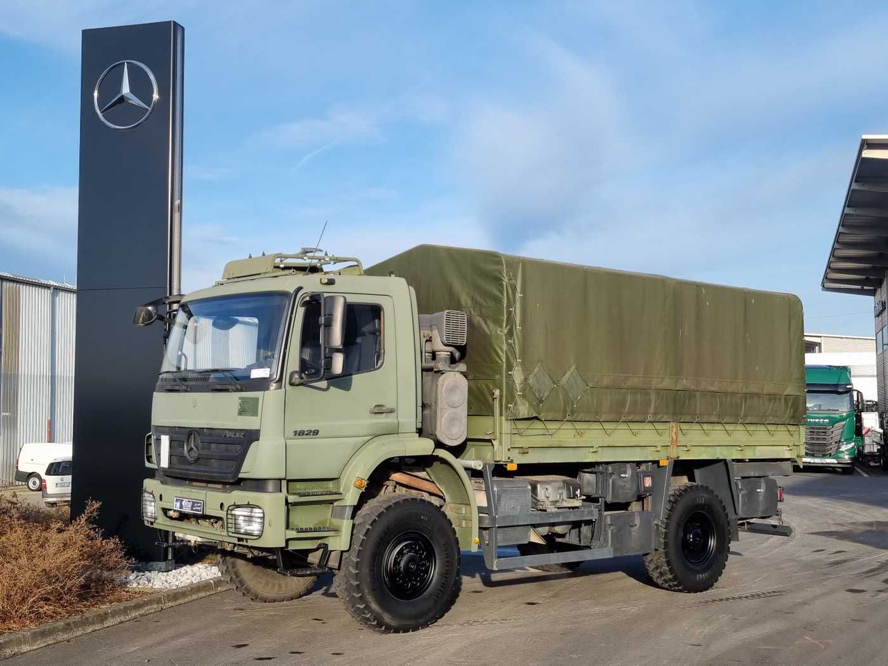 Mercedes-Benz Axor 1829 A 4x4 Pritsche/Plane 10 Stück - Plachtový nákladní auto: obrázek 3 Mercedes-Benz Axor 1829 A 4x4 Pritsche/Plane 10 Stück - Plachtový nákladní auto: obrázek 3