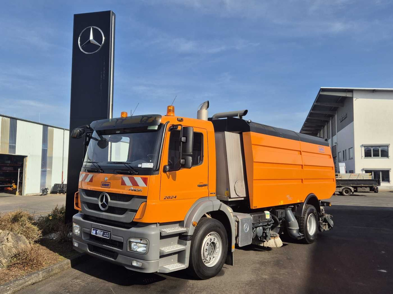 Mercedes-Benz Axor 2024 L Schmidt Airportsweeper AS 990 - Zametací vůz: obrázek 1 Mercedes-Benz Axor 2024 L Schmidt Airportsweeper AS 990 - Zametací vůz: obrázek 1