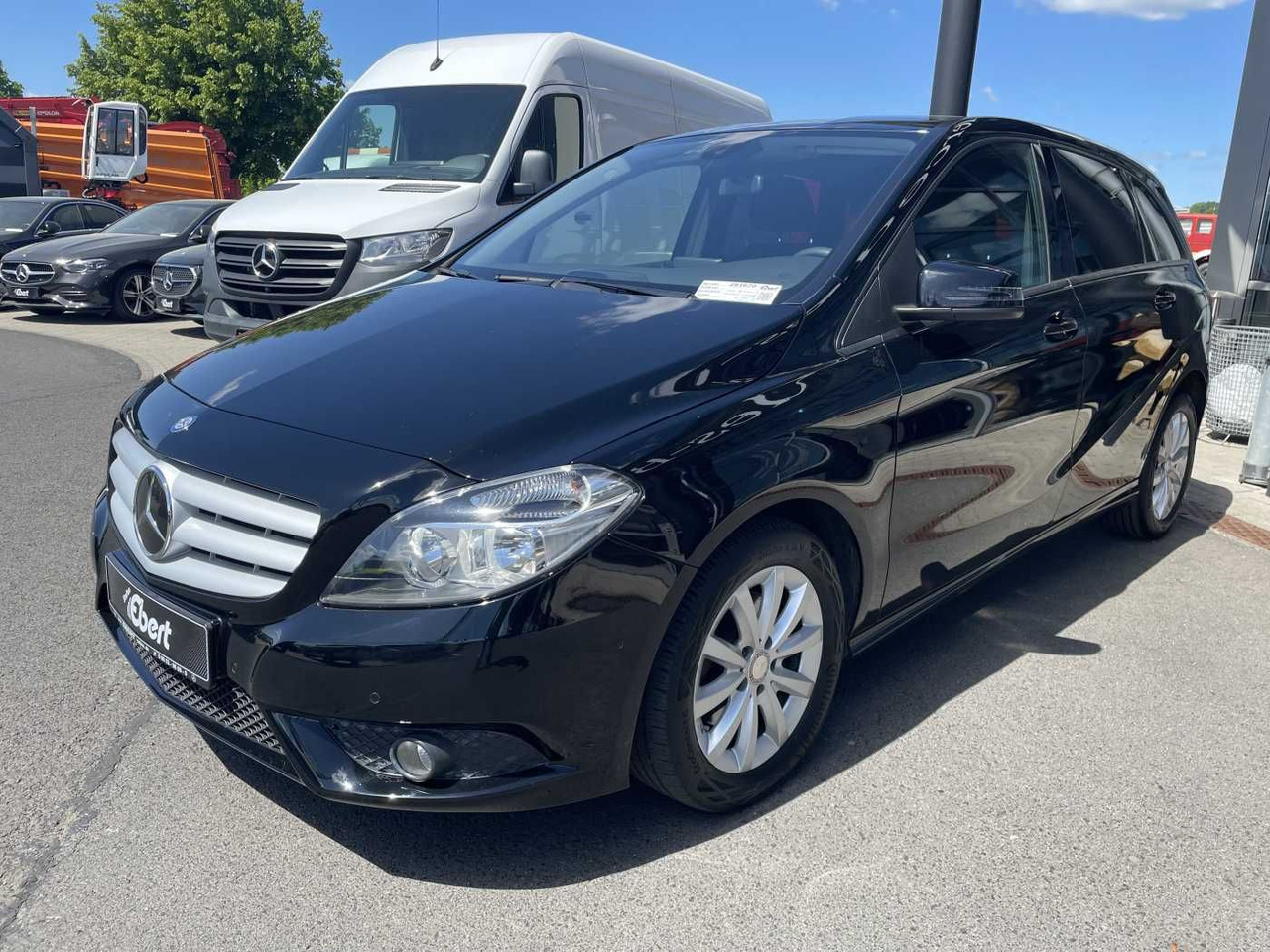 Mercedes-Benz B 200 CDI 7G-DCT Navi+PDC+Klima+SHZ - Osobní auto: obrázek 2 Mercedes-Benz B 200 CDI 7G-DCT Navi+PDC+Klima+SHZ - Osobní auto: obrázek 2