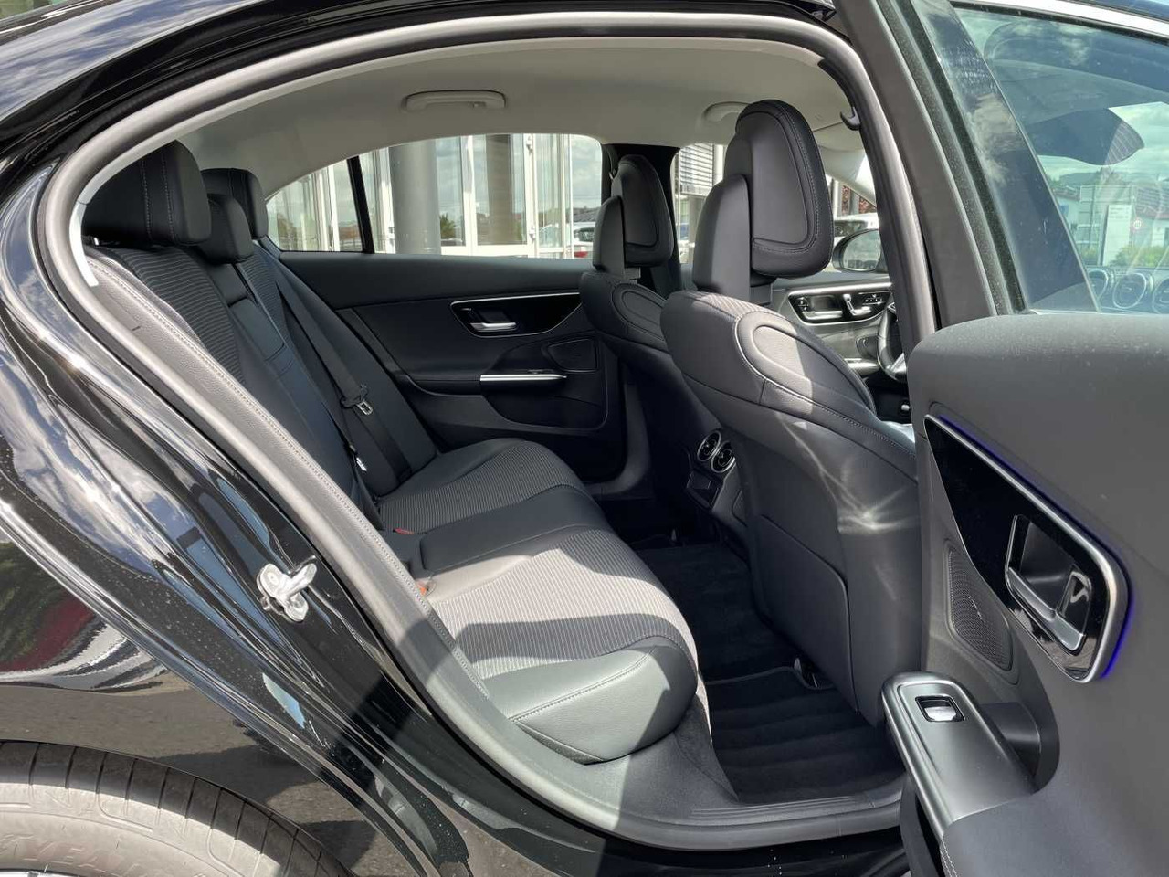 Mercedes-Benz C 180 9G Avantgarde Memory+Distr+ 360°+Keyless+L leasing Mercedes-Benz C 180 9G Avantgarde Memory+Distr+ 360°+Keyless+L: obrázek 7