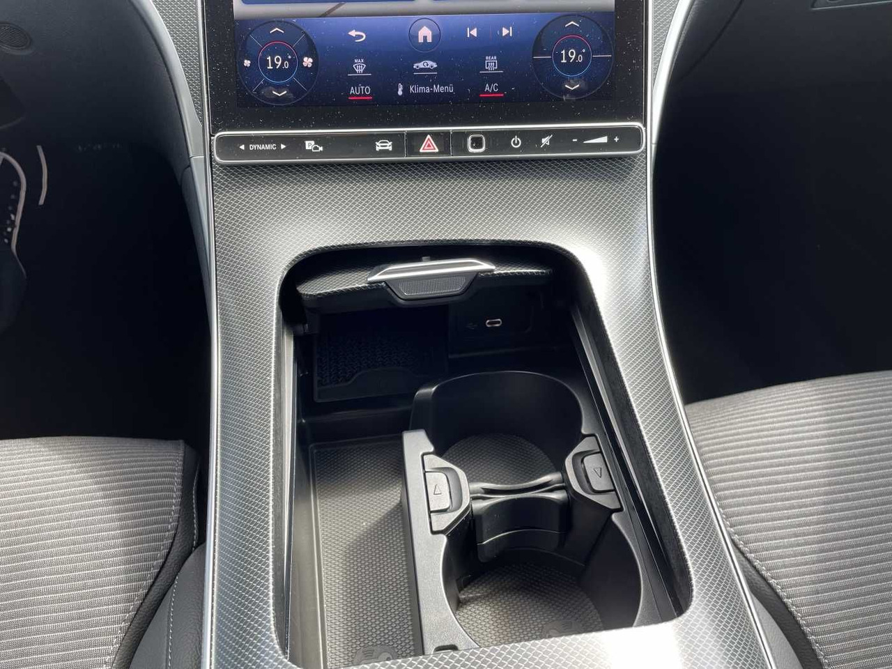 Mercedes-Benz C 180 9G Avantgarde Memory+Distr+ 360°+Keyless+L leasing Mercedes-Benz C 180 9G Avantgarde Memory+Distr+ 360°+Keyless+L: obrázek 15