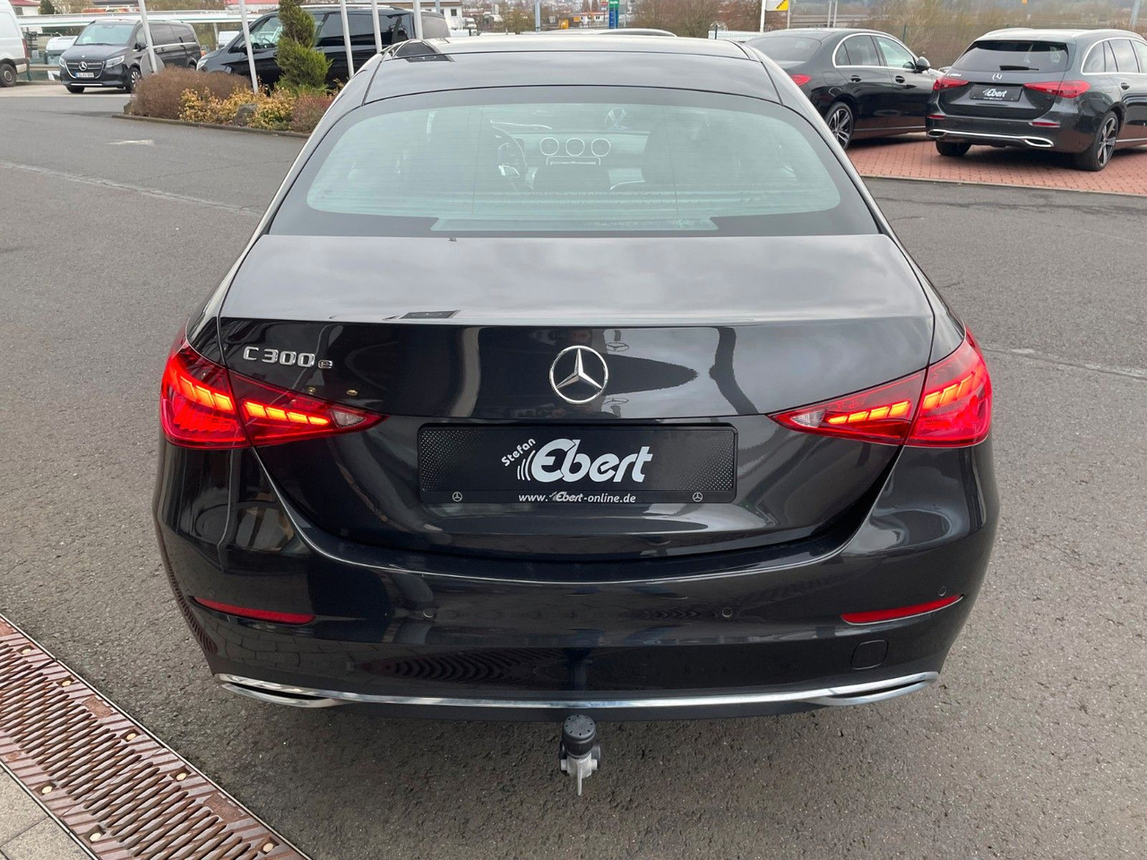 Mercedes-Benz C 300 e Avantgarde Digital+S-Dach+AHK+Distr+ - Sedan: obrázek 4 Mercedes-Benz C 300 e Avantgarde Digital+S-Dach+AHK+Distr+ - Sedan: obrázek 4