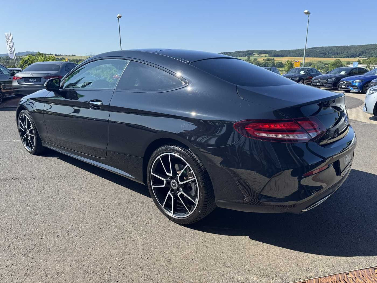 Mercedes-Benz C 400 4M AMG Coupe Pano+Burm+Distr+Memory+360 - Osobní auto: obrázek 3 Mercedes-Benz C 400 4M AMG Coupe Pano+Burm+Distr+Memory+360 - Osobní auto: obrázek 3