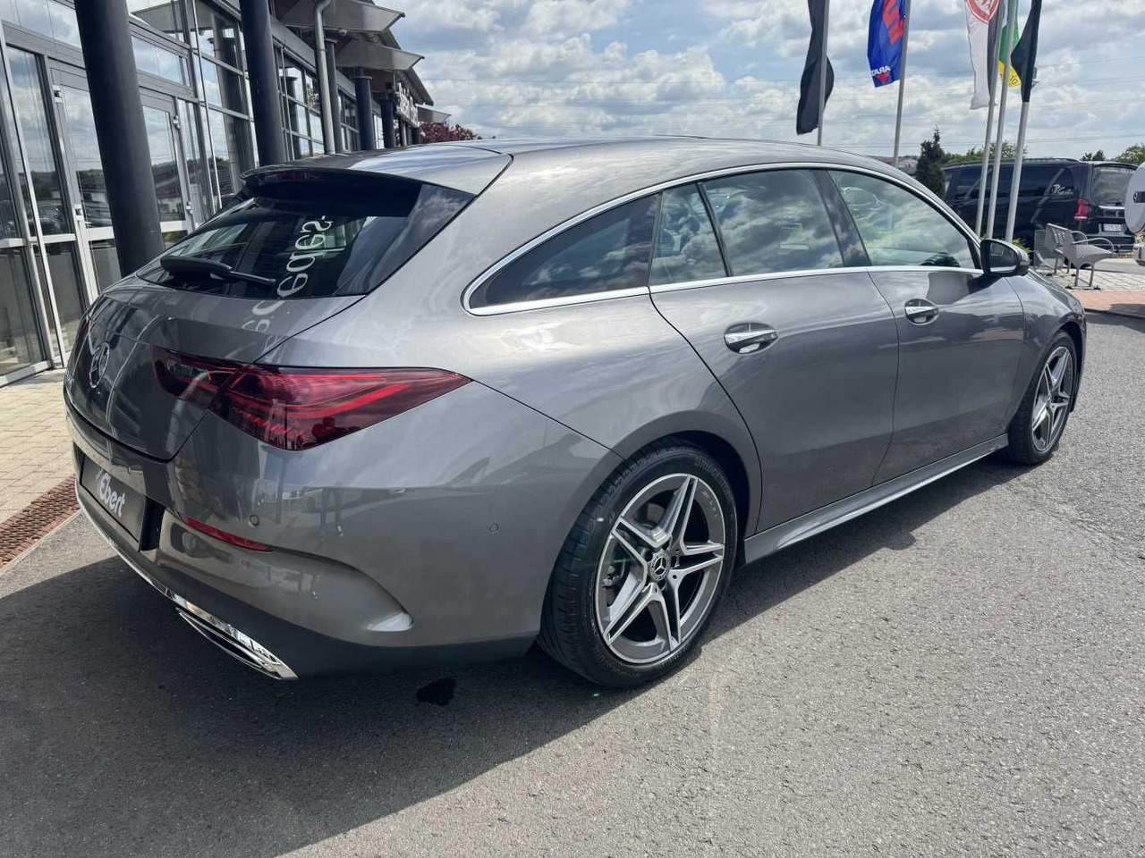 Mercedes-Benz CLA 200 AMG+Pano+MultiBeam+DistrPro+HUD+360 - Osobní auto: obrázek 4 Mercedes-Benz CLA 200 AMG+Pano+MultiBeam+DistrPro+HUD+360 - Osobní auto: obrázek 4