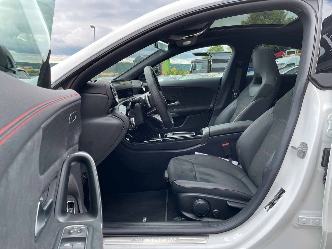 Coupe Mercedes-Benz CLA 200 AMG Pano+R-Kamera+19": obrázek 9