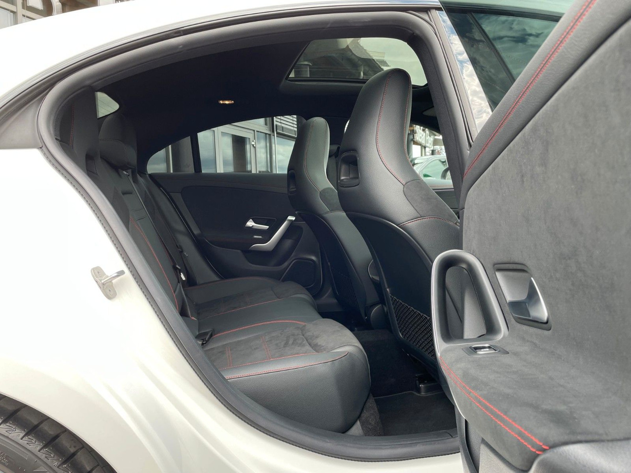 Coupe Mercedes-Benz CLA 200 AMG Pano+R-Kamera+19": obrázek 7