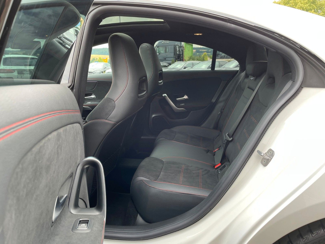 Coupe Mercedes-Benz CLA 200 AMG Pano+R-Kamera+19": obrázek 10