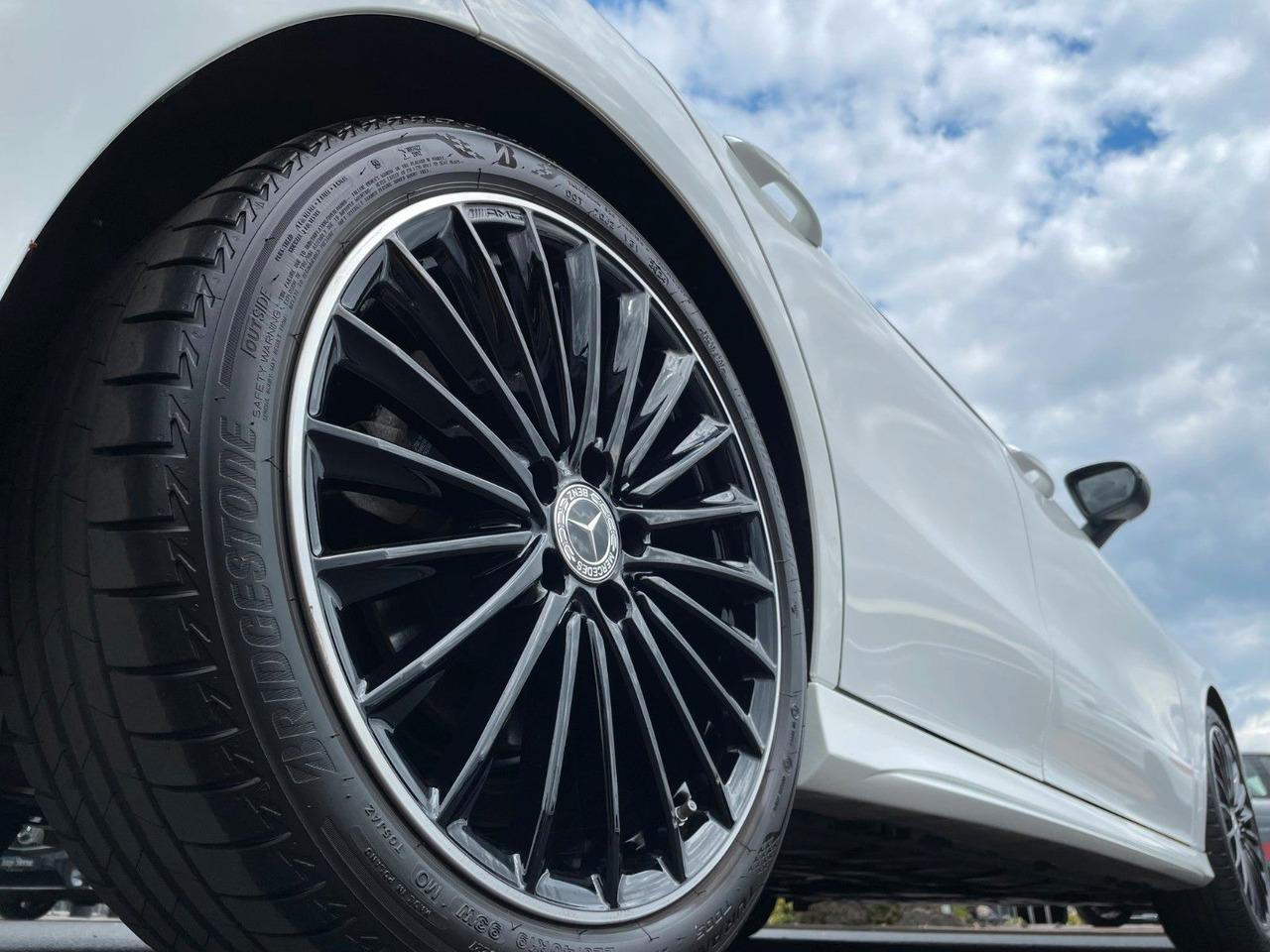 Mercedes-Benz CLA 200 AMG Pano+R-Kamera+19" - Osobní auto: obrázek 5 Mercedes-Benz CLA 200 AMG Pano+R-Kamera+19" - Osobní auto: obrázek 5