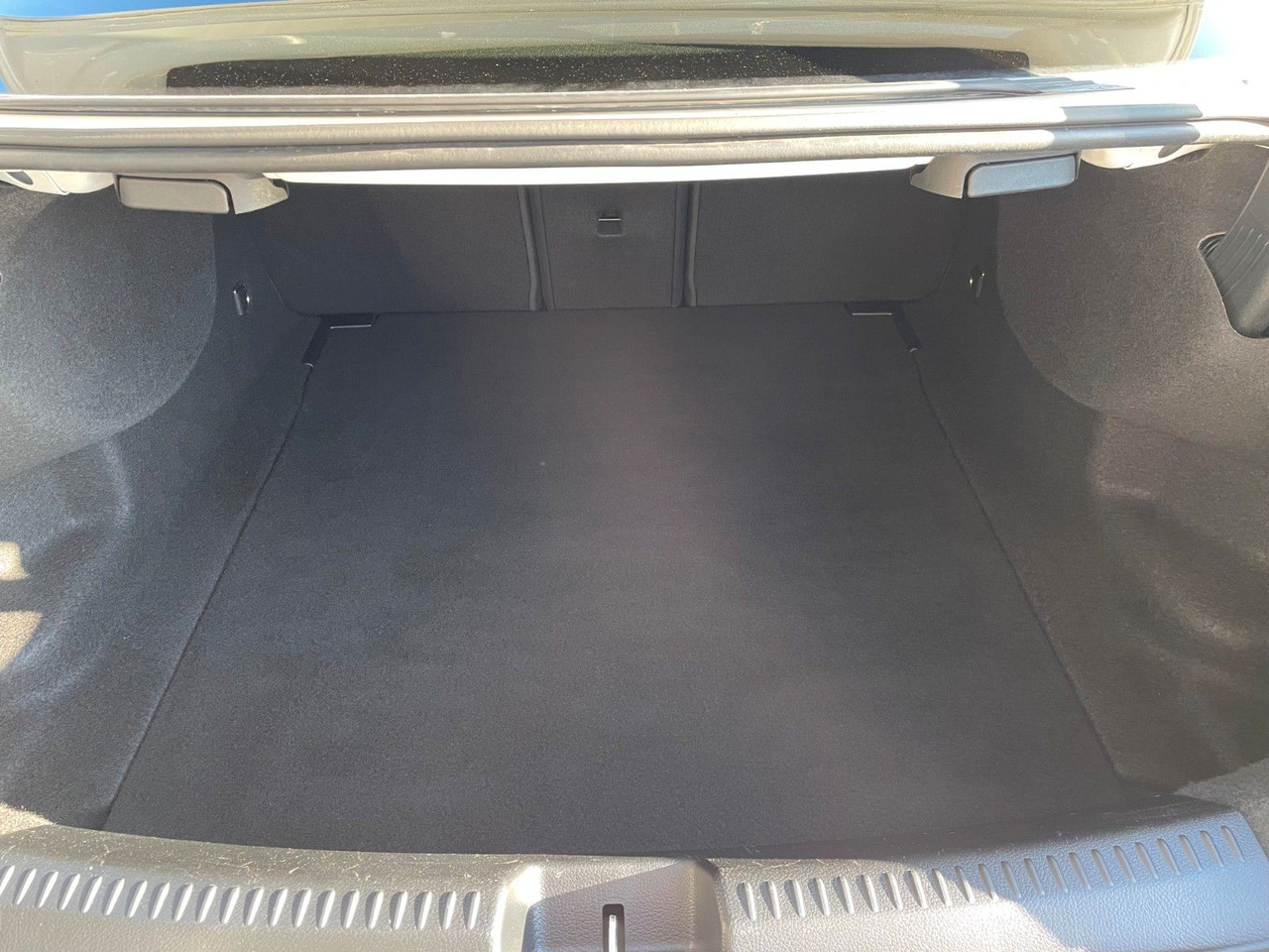 Mercedes-Benz CLA 35 AMG Aero+TotW+R-Kamera+Ambiente - Coupe: obrázek 5 Mercedes-Benz CLA 35 AMG Aero+TotW+R-Kamera+Ambiente - Coupe: obrázek 5