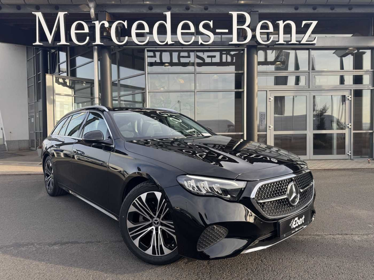 Mercedes-Benz E 200 T AVANTGARDE+DistrPlus+Pano+ AHK+Ambiente - Osobní auto: obrázek 1 Mercedes-Benz E 200 T AVANTGARDE+DistrPlus+Pano+ AHK+Ambiente - Osobní auto: obrázek 1