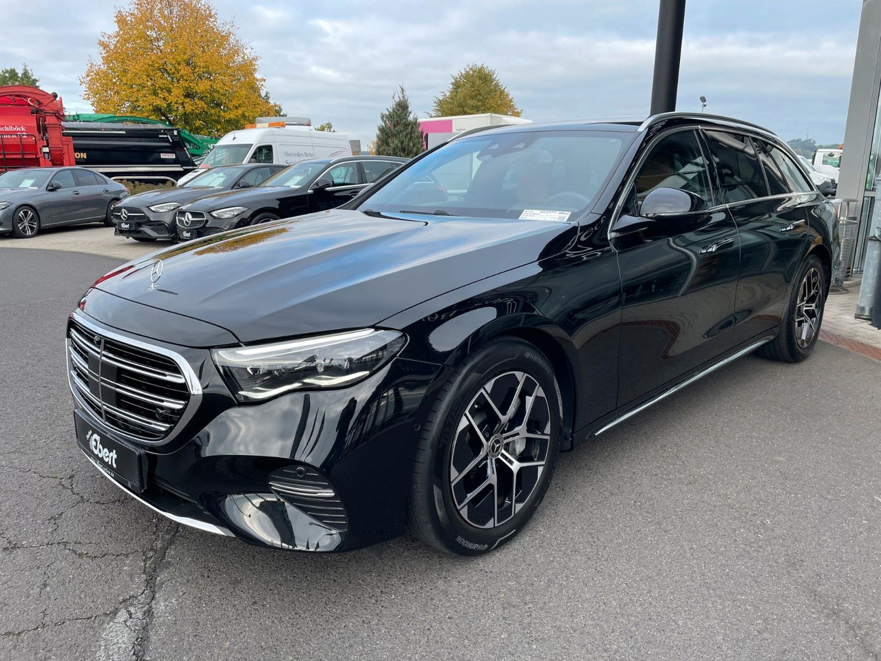 Mercedes-Benz E 220 d T Exclusive Nappa+AHK+360°+Burm+Sitzklim - Kombi: obrázek 2 Mercedes-Benz E 220 d T Exclusive Nappa+AHK+360°+Burm+Sitzklim - Kombi: obrázek 2