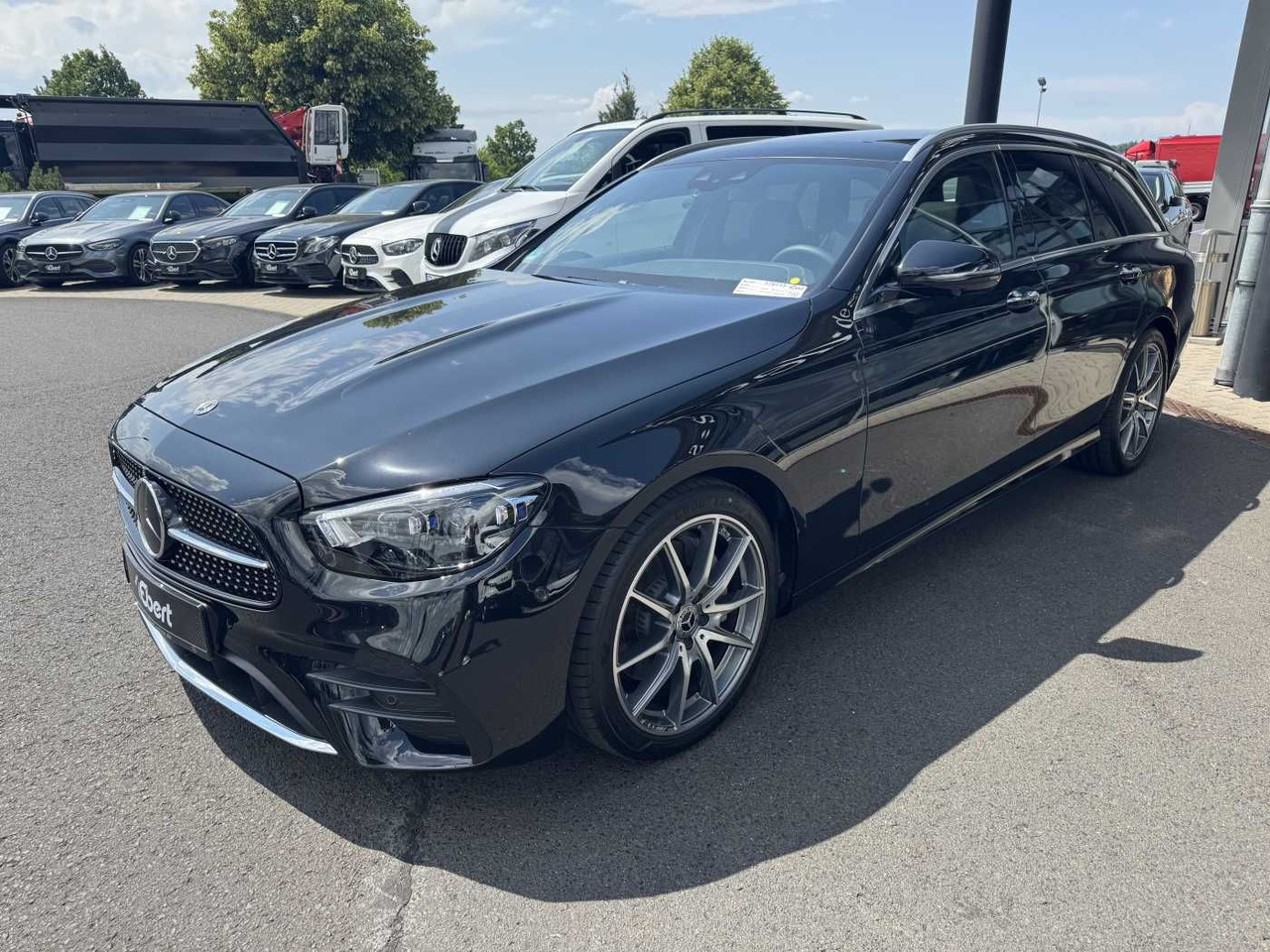 Mercedes-Benz E 220d AMG+Pano+Burm+Distr+Memory+AHK+360 - Osobní auto: obrázek 2 Mercedes-Benz E 220d AMG+Pano+Burm+Distr+Memory+AHK+360 - Osobní auto: obrázek 2