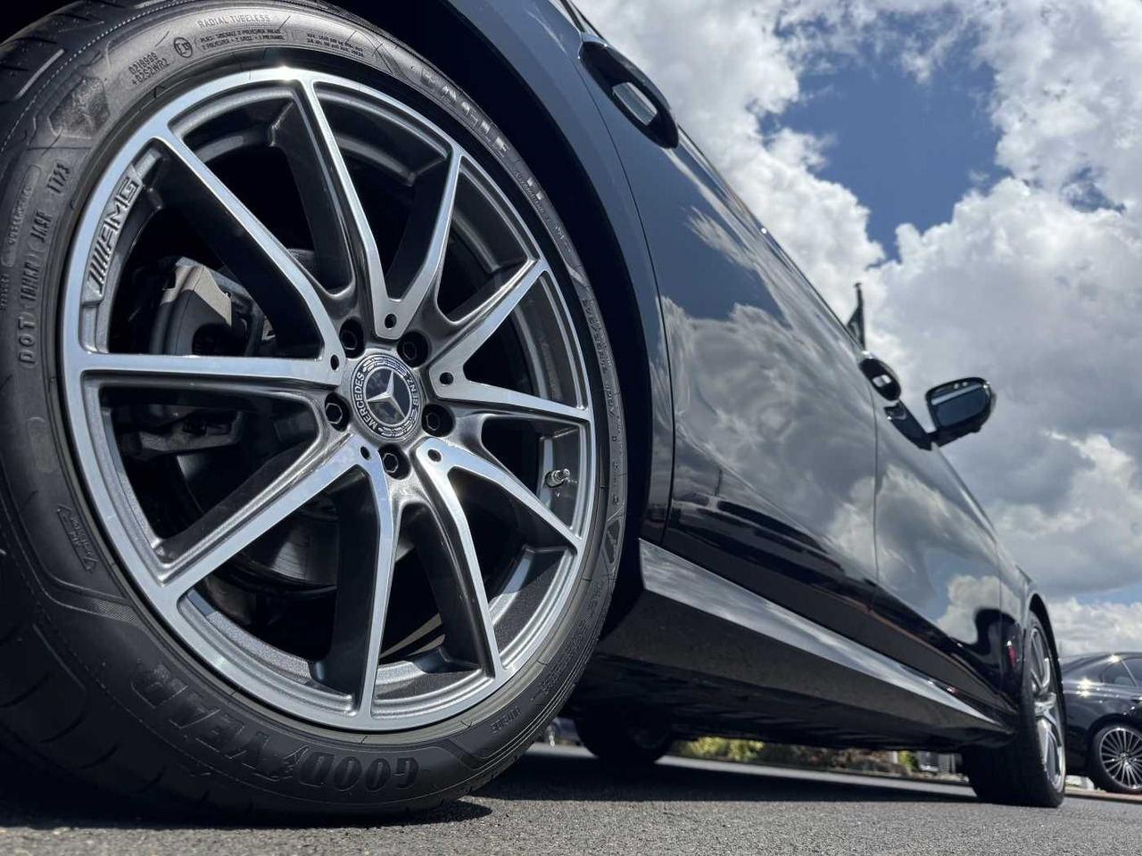 Mercedes-Benz E 220d AMG+Pano+Burm+Distr+Memory+AHK+360 - Osobní auto: obrázek 5 Mercedes-Benz E 220d AMG+Pano+Burm+Distr+Memory+AHK+360 - Osobní auto: obrázek 5