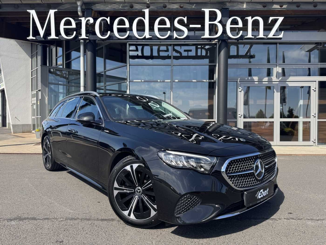 Mercedes-Benz E 220d Avantgarde+Pano+AHK+Distr+19Zoll+MBUX - Osobní auto: obrázek 1 Mercedes-Benz E 220d Avantgarde+Pano+AHK+Distr+19Zoll+MBUX - Osobní auto: obrázek 1