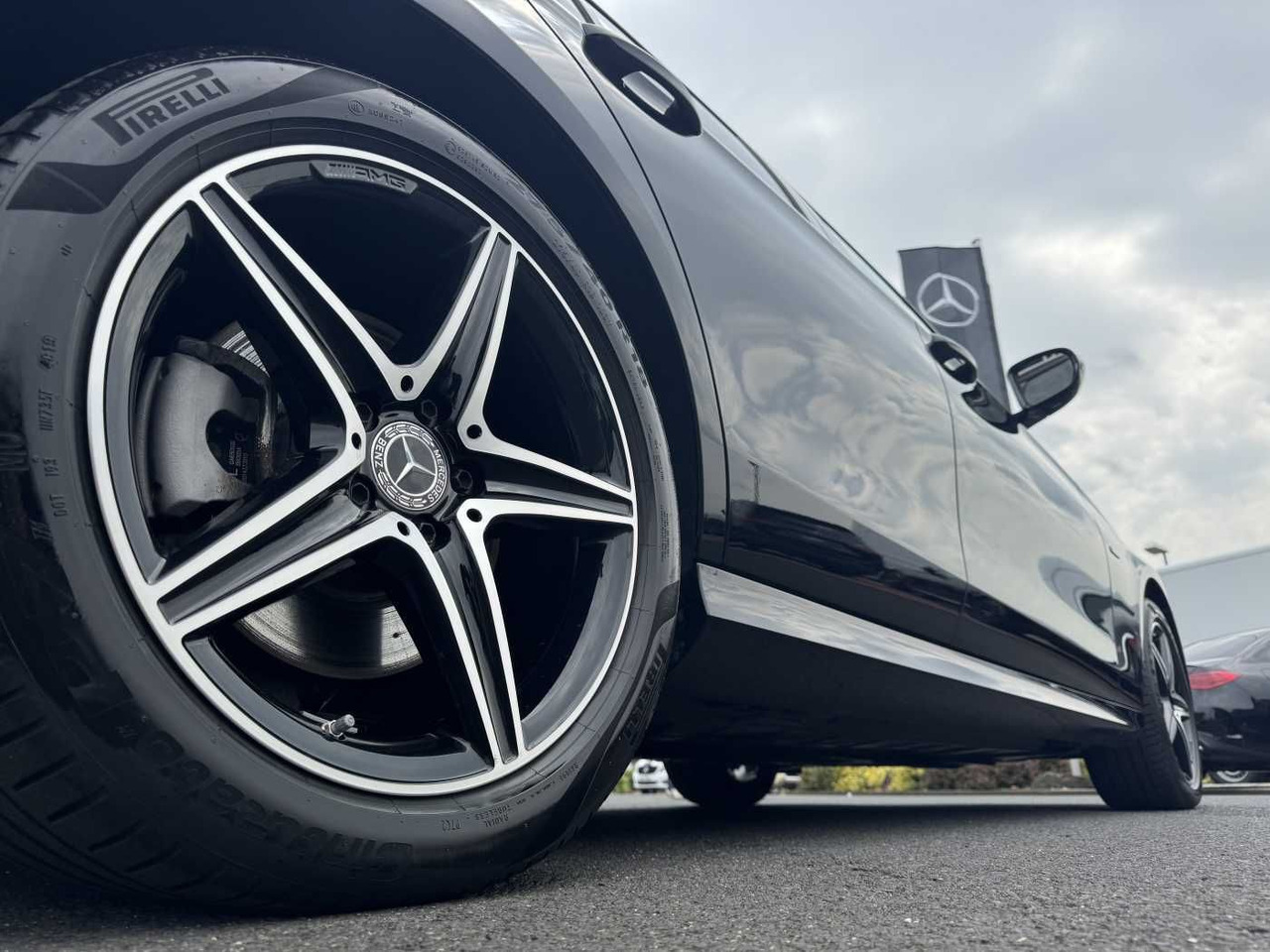 Mercedes-Benz E 300de 9G AMG+Pano+Memory+Ambiente+ RFK+Night - Sedan: obrázek 5 Mercedes-Benz E 300de 9G AMG+Pano+Memory+Ambiente+ RFK+Night - Sedan: obrázek 5