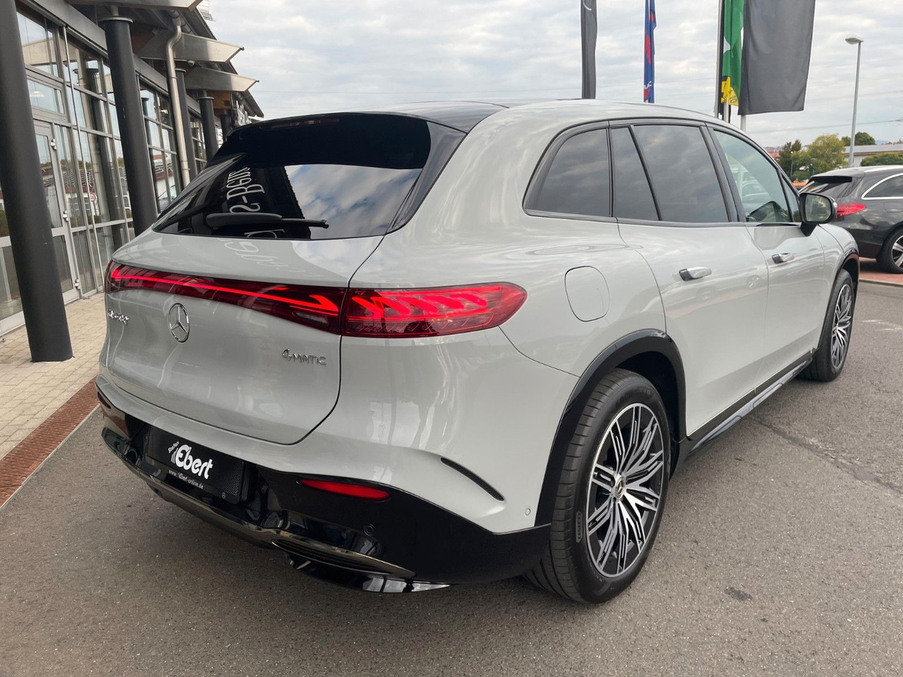 Mercedes-Benz EQS SUV 580 AMG DigL+AIR+HUD+Hyper+Burm+Pano - SUV: obrázek 4 Mercedes-Benz EQS SUV 580 AMG DigL+AIR+HUD+Hyper+Burm+Pano - SUV: obrázek 4