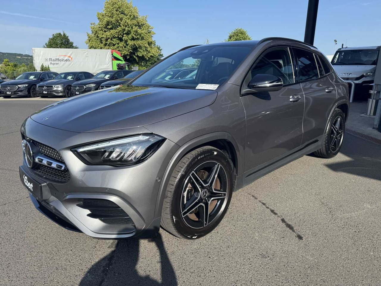 Mercedes-Benz GLA 200d 4M AMG+Pano+Distr+Ambiente+ - SUV: obrázek 2 Mercedes-Benz GLA 200d 4M AMG+Pano+Distr+Ambiente+ - SUV: obrázek 2