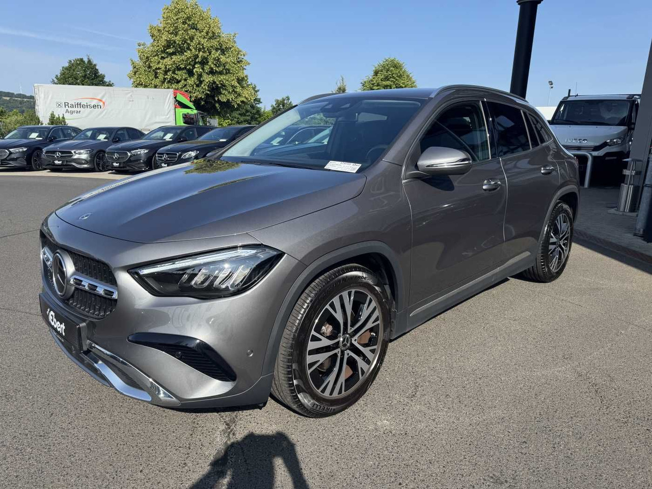 Mercedes-Benz GLA 200d 4M Progressive+Distr+Ambiente+Offroad - SUV: obrázek 2 Mercedes-Benz GLA 200d 4M Progressive+Distr+Ambiente+Offroad - SUV: obrázek 2
