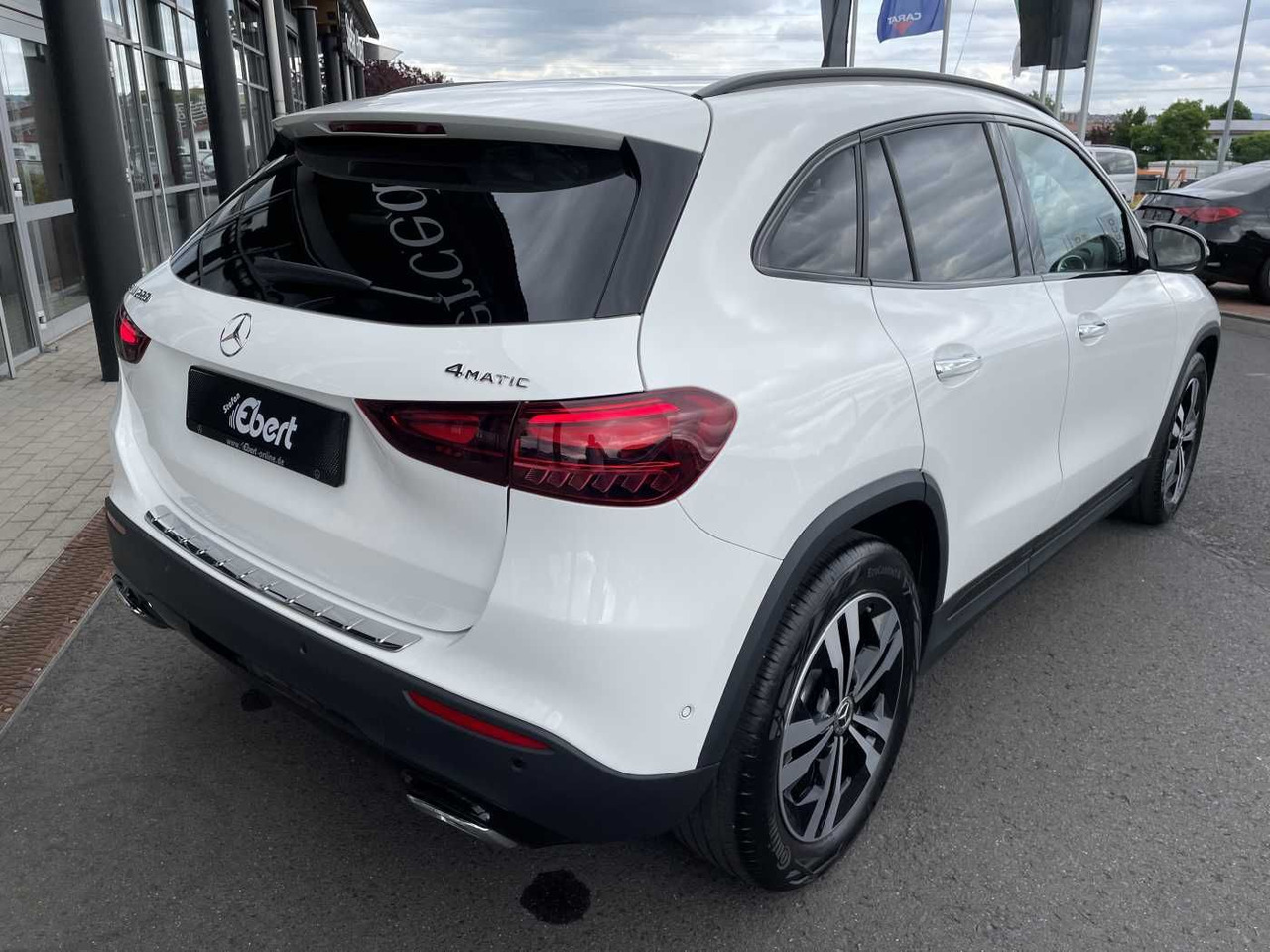 Mercedes-Benz GLA 220 4M 8G Progressive R-Kamera +Distr+Ambien - SUV: obrázek 4 Mercedes-Benz GLA 220 4M 8G Progressive R-Kamera +Distr+Ambien - SUV: obrázek 4