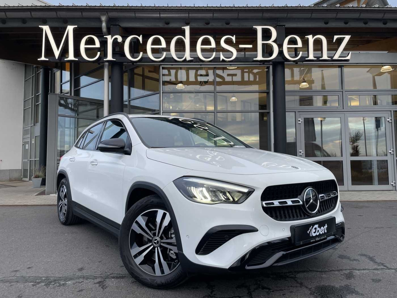 SUV Mercedes-Benz GLA 220 4M Progressive+DistrPlus+MBUX+RFK: obrázek 1
