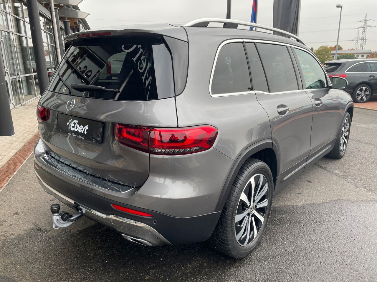 Mercedes-Benz GLB 220 d 4MATIC Progressive AHK+Memory+Pano+360 - SUV: obrázek 4 Mercedes-Benz GLB 220 d 4MATIC Progressive AHK+Memory+Pano+360 - SUV: obrázek 4
