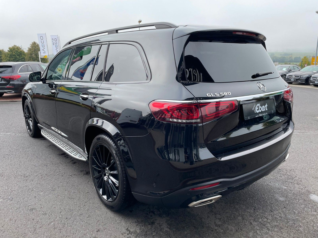 Mercedes-Benz GLS 580 4M AMG Pano+AHK+Burm+7Sitz+HUD+Fond+VOLL - SUV: obrázek 3 Mercedes-Benz GLS 580 4M AMG Pano+AHK+Burm+7Sitz+HUD+Fond+VOLL - SUV: obrázek 3