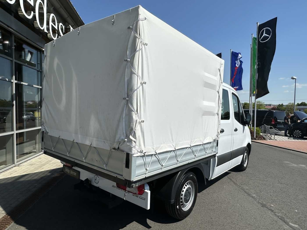 Mercedes-Benz Sprinter 215 CDI DoKa 9G Klima AHK Tempomat SHZ - Plachtová dodávka: obrázek 4 Mercedes-Benz Sprinter 215 CDI DoKa 9G Klima AHK Tempomat SHZ - Plachtová dodávka: obrázek 4