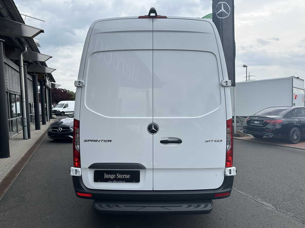 Mercedes-Benz Sprinter 317 CDI 3665 9G Klima 360 MBUX SHZ - Furgon: obrázek 5 Mercedes-Benz Sprinter 317 CDI 3665 9G Klima 360 MBUX SHZ - Furgon: obrázek 5