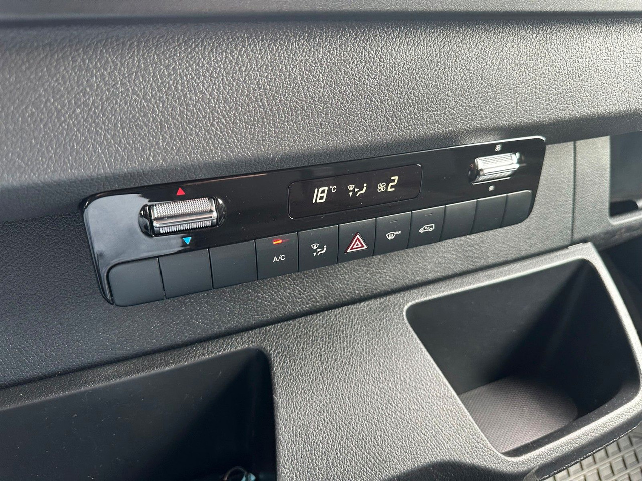 Furgon Mercedes-Benz Sprinter 317 CDI 3665 9G Klima 360 SHZ Tempomat: obrázek 19