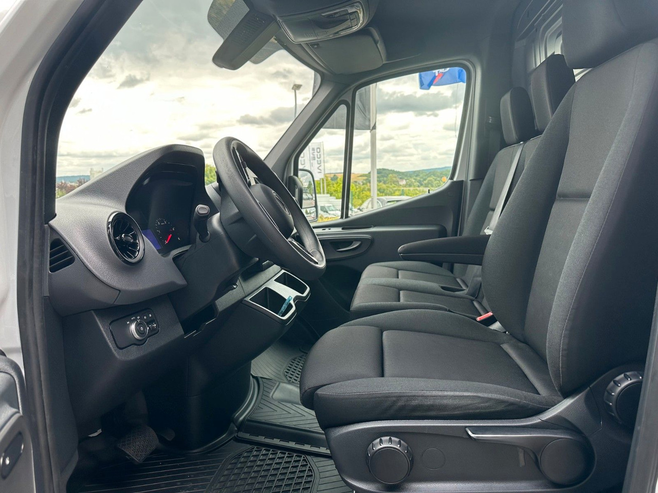Furgon Mercedes-Benz Sprinter 317 CDI 3665 9G Klima 360 SHZ Tempomat: obrázek 11