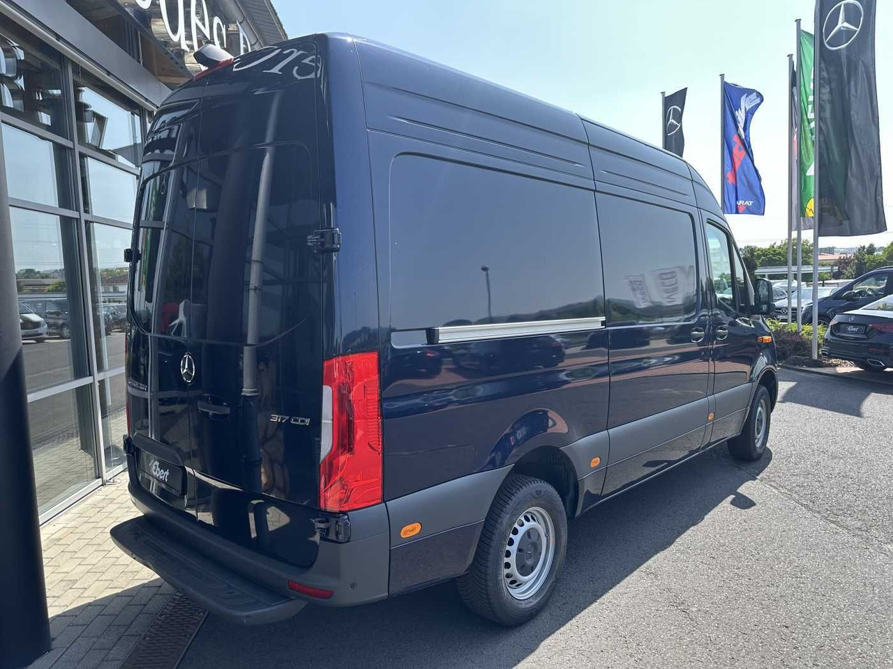 Mercedes-Benz Sprinter 317 CDI 3665 9G Klima Kamera MBUX LED - Furgon: obrázek 4 Mercedes-Benz Sprinter 317 CDI 3665 9G Klima Kamera MBUX LED - Furgon: obrázek 4