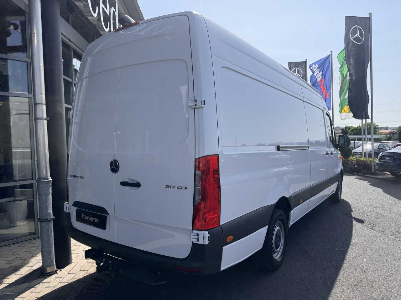 Mercedes-Benz Sprinter 317 CDI 4325 9G AHK3,5 Klima 360 SHZ - Furgon: obrázek 4 Mercedes-Benz Sprinter 317 CDI 4325 9G AHK3,5 Klima 360 SHZ - Furgon: obrázek 4