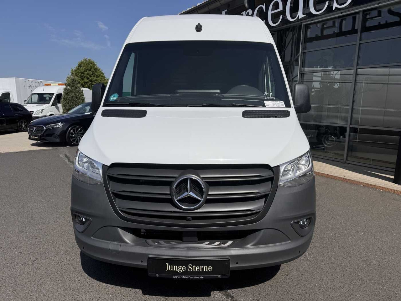 Mercedes-Benz Sprinter 317 CDI 4325 9G AHK3,5 Klima 360 SHZ - Furgon: obrázek 2 Mercedes-Benz Sprinter 317 CDI 4325 9G AHK3,5 Klima 360 SHZ - Furgon: obrázek 2