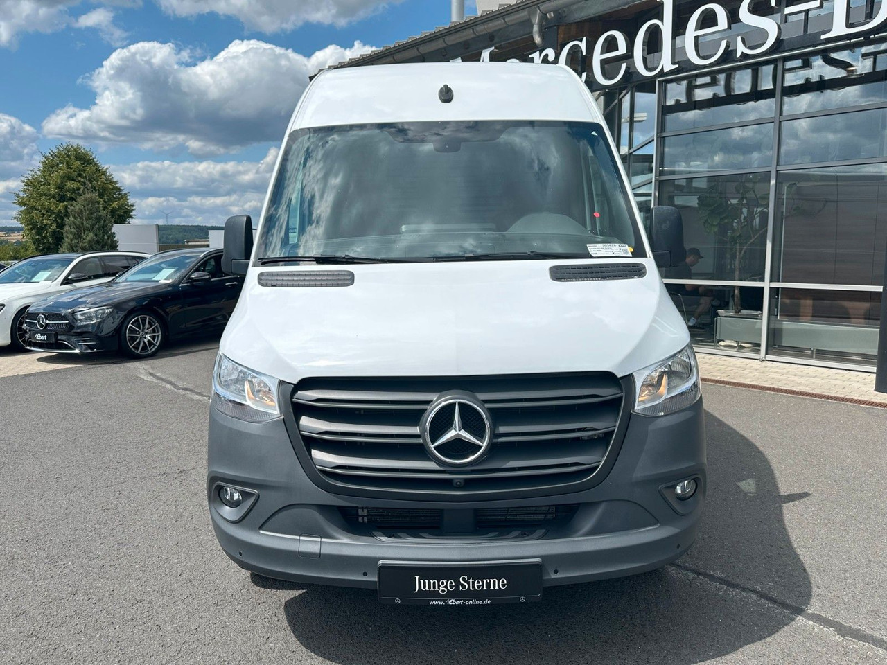 Mercedes-Benz Sprinter 317 CDI 4325 Klima Schwing 360 SHZ Temp - Furgon: obrázek 2 Mercedes-Benz Sprinter 317 CDI 4325 Klima Schwing 360 SHZ Temp - Furgon: obrázek 2